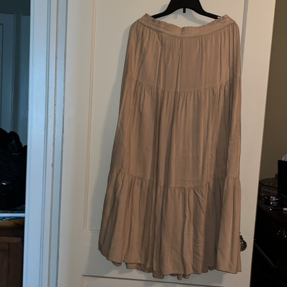 Don’t Mess with Texas tan side button pull on skirt - Picture 2 of 6